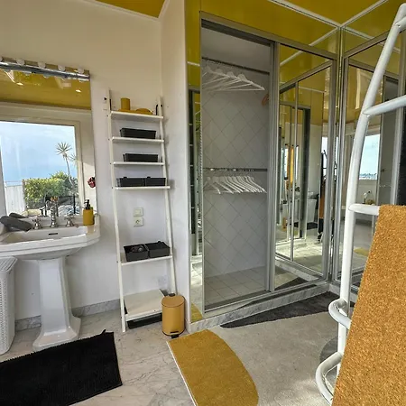 Apartment Rooftop, Sea View, Facing The Harbor, Near Center And Antibes