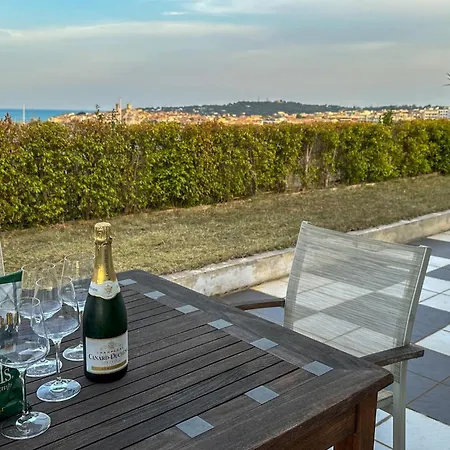 Apartment Rooftop, Sea View, Facing The Harbor, Near Center And *