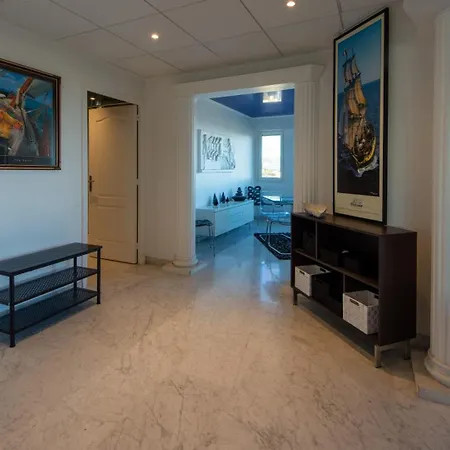 Rooftop Vue Face Port, Plages & Centre A Pied Apartment Antibes