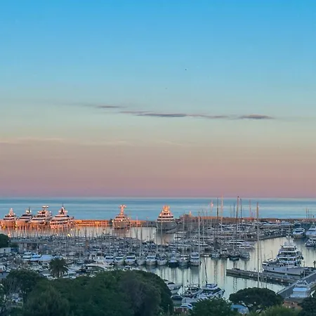 Penthouse - Panoramic Sea-view Rooftop, Port Vauban Daire *