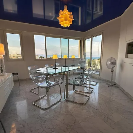 Rooftop Vue Face Port, Plages & Centre A Pied