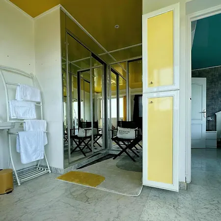 Penthouse - Panoramic Sea-View Rooftop, Port Vauban