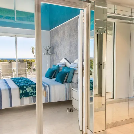 Penthouse - Panoramic Sea-view Rooftop, Port Vauban