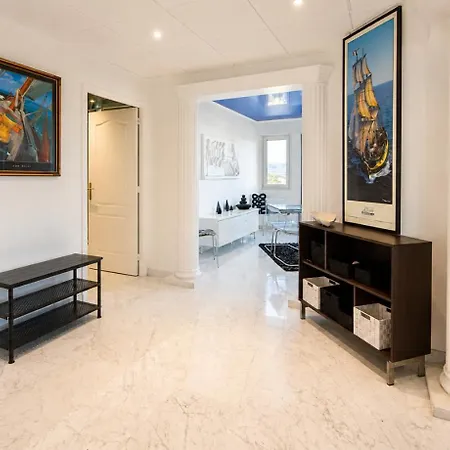 Penthouse - Panoramic Sea-view Rooftop, Port Vauban Apartment *