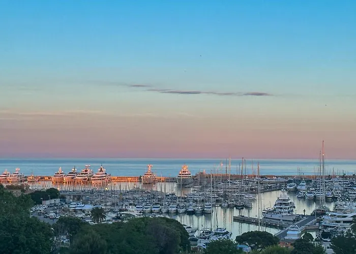 Penthouse Vue Mer, Rooftop 150m, Centre & A Pied شقة *